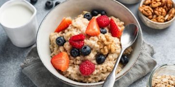 The Nutritionist-Explained Benefits of Oatmeal