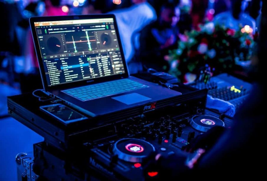 Creating an Unforgettable Experience with a Corporate DJ